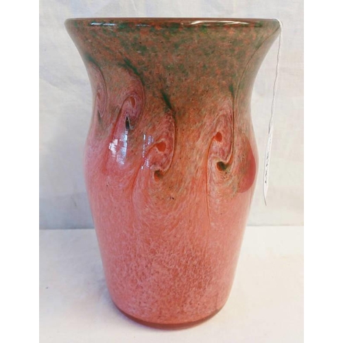 3147 - PINK AND GREEN VASART GLASS VASE, 20 CM TALL