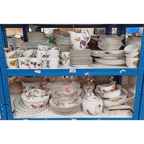 3327 - EXCELLENT SELECTION OF ROYAL WORCESTER EVESHAM DINNER & TEAWARE, SERVING DISHES, TEAPOTS, TUREENS, E... 