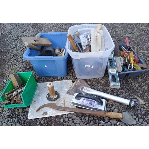 6013 - GOOD SELECTION OF VARIOUS TOOLS TO INCLUDE 3 WOOD PLANES, HAND DRILL, DRILL BITS, ETC IN 3 BOXES