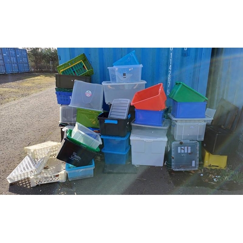 6084 - LARGE SELECTION OF PLASTIC BOXES