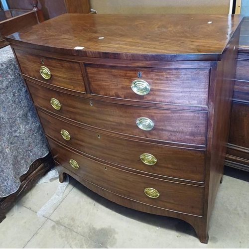 80 - 19TH CENTURY MAHOGANY BOW FRONT CHEST OF DRAWERS WITH 2 SHORT OVER 3 LONG GRADUATED DRAWERS ON SPLAY... 