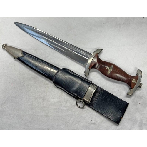 1002 - WW2 GERMAN THIRD REICH SA DAGGER WITH 22CM LONG DOUBLE EDGED UNMARKED BLADE, CHARACTERISTIC HILT, SC... 