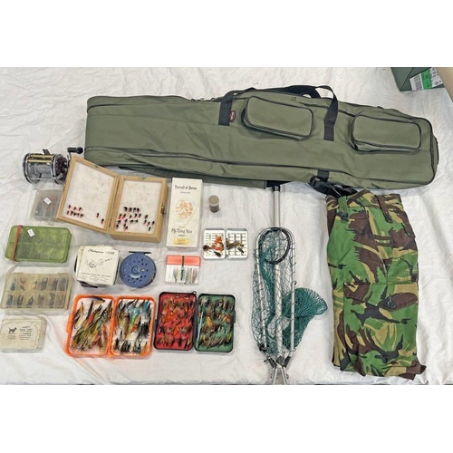 1010 - RIFLE / GUN BAG, LANDING NET, MULTIPLYING REEL, SHAKESPEARE ALPHA 2529V REEL , RICHARD WHEATLEY FLY ... 