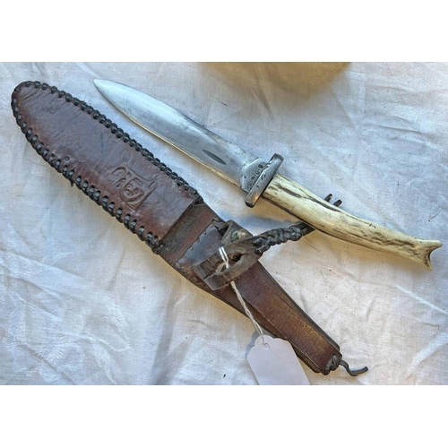 1024 - EARLY 20TH CENTURY GERMAN HUNTING KNIFE / TRENCH DAGGER, 14CM LONG BLADE STAMPED E PACK & S TO ONE S... 