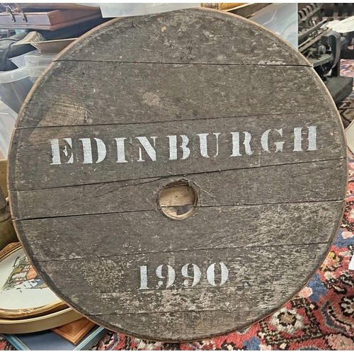 1619 - EDINBURGH 1990 WHISKY BARREL LID