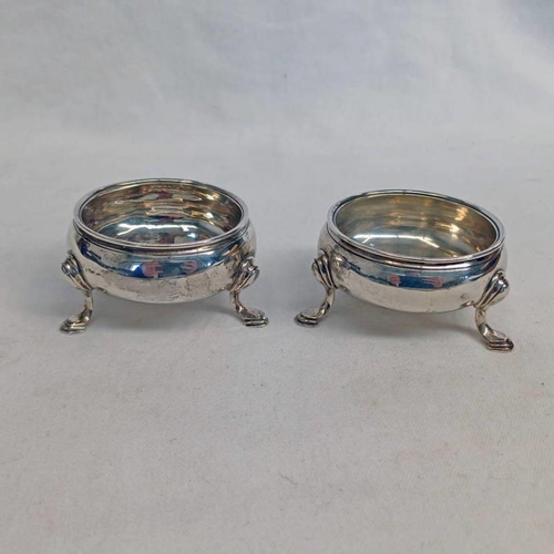 262 - PAIR GEORGE III SILVER CIRCULAR SALT BY DAVID HENNELL, LONDON 1756 - 90 G