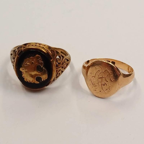 291 - 9CT GOLD SIGNET RING & 9CT GOLD CRESTED RING - 7.3 G TOTAL, RING SIZE : K & R