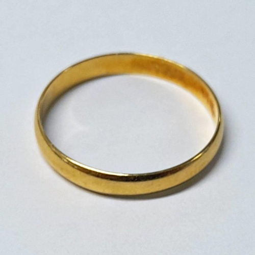 325 - 18CT GOLD WEDDING BAND - RING SIZE T, 2.0G