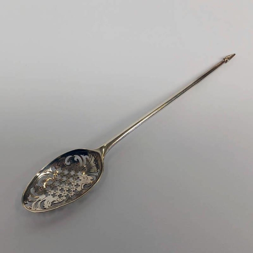 349 - 18TH CENTURY SILVER MOTE SPOON, MARK OBSCURE CIRCA 1750 - 13 CM LONG