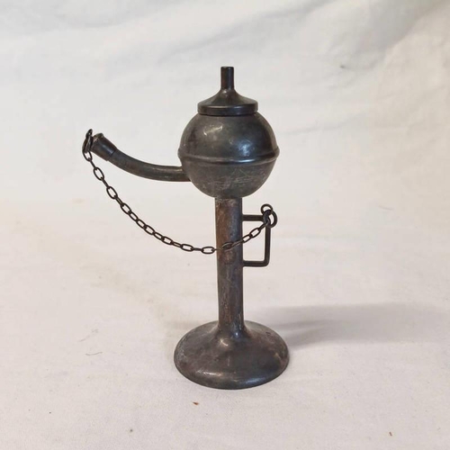 400 - SILVER OIL LAMP, LONDON 1909 - 11 CM TALL