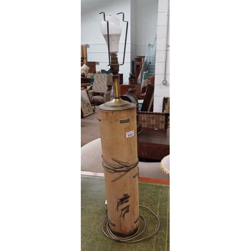 5053 - 20TH CENTURY HARDWOOD TABLE LAMP WITH DECORATIVE BRASS FIXTURES MARKED INDISTINCTLY