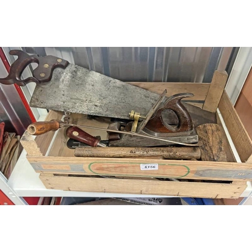 6156 - SELECTION OF VINTAGE TOOLS TO INCLUDE A PLANE, SUPERIOR SAW, MALLET ETC IN A WOODEN CRATE