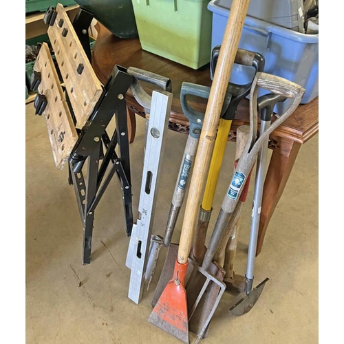 6174 - GARDEN TOOLS TO INCLUDE, SPADES, AXE, FORK, FOLDING WORK BENCH ETC