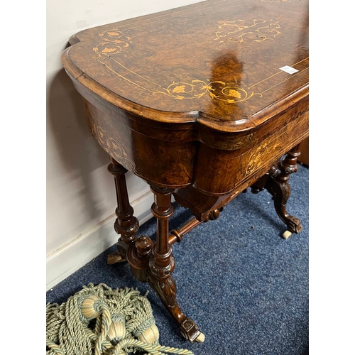 5195 - 19TH CENTURY INLAID BURR WALNUT GAMES TABLE WITH FLIP UP TOP OVER SINGLE DRAWER ON DECORATIVE CARVED... 