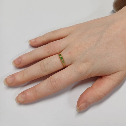 91 - 18CT GOLD 5-STONE DEMANTOID GARNET & SEED PEARL RING, BIRMINGHAM 1907, RING SIZE N