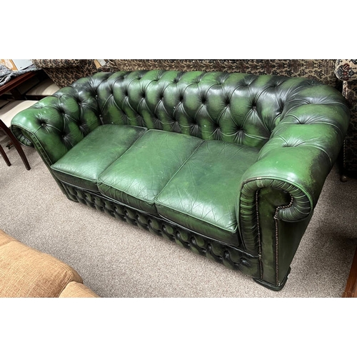 5004 - GREEN LEATHER BUTTON BACK CHESTERFIELD SETTEE