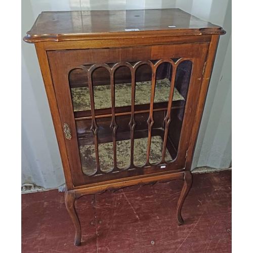 14 - 20TH CENTURY MAHOGANY DISPLAY CABINET WITH SINGLE GLAZED PANEL DOOR OPENING TO SHELVED INTERIOR ON S... 