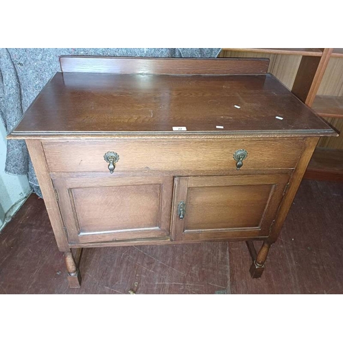 22 - EARLY 20TH CENTURY OAK CABINET WITH SINGLE LONG DRAWER OVER 2 PANEL DOORS ON TURNED SUPPORTS, 84CM T... 