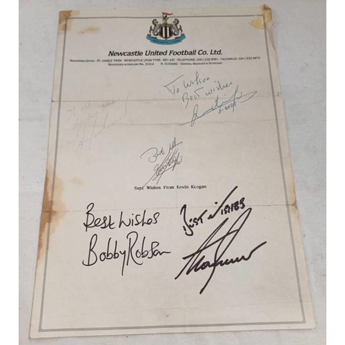 2479 - VARIOUS AUTOGRAPHS FROM NEWCASTLE UNITED FOOTBALL CLUB INCLUDING BOBBY ROBSON, KEVIN KEEGAN, DAVID G... 