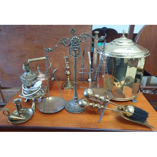 3223 - BRASS ALADIN LAMP STYLE TABLE LAMP, COPPER KETTLE, & VARIOUS BRASSWARE