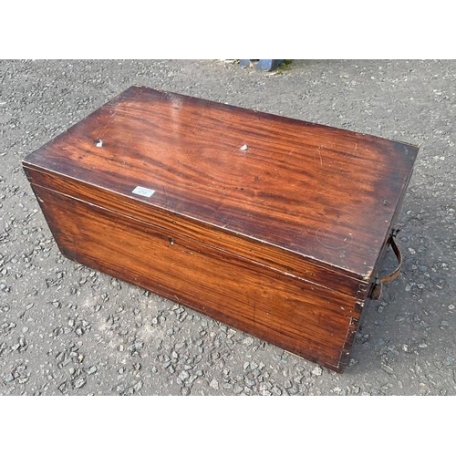 470 - MAHOGANY BOX WITH LIFT LID TOP