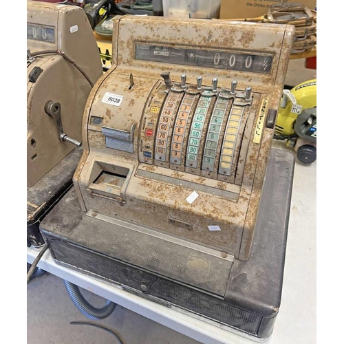 6038 - NCR CASH REGISTER