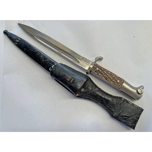1135 - WW2 GERMAN DRESS BAYONET WITH 20 CM LONG BLADE MARKED SOLINGEN, STAG HORN GRIPS, PLATED GUARD AND PO... 