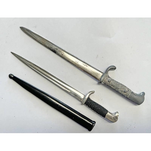 1150 - TWO WW2 GERMAN K98 BAYONET LETTER OPENERS, ONE WITH SCABBARD, 17.7 CM AND 16.5 CM LONG  -2-