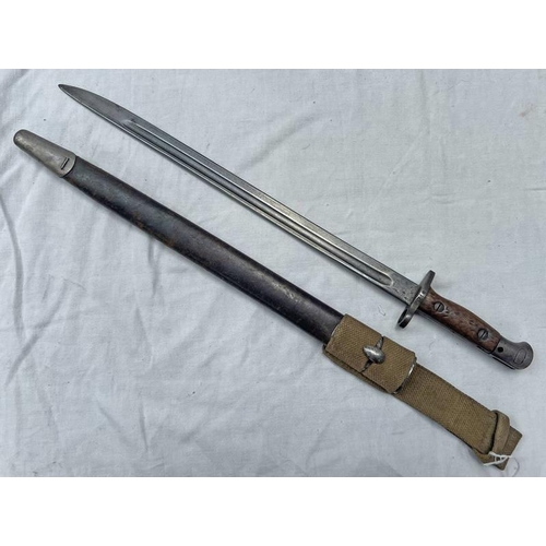 1173 - 1907 PATTERN BAYONET BY SANDERSON DATED 1117 WITH SEVERAL MARKINGS TO THE 43 CM LONG BLADE WITH ITS ... 