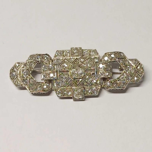 118 - LATE 19TH CENTURY OR EARLY 20TH CENTURY DIAMOND SET PLAQUE BROOCH. THE CENTRAL CUSHION SHAPED DIAMON... 