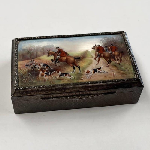 13 - SILVER & ENAMEL ENGINE TURNED SNUFF BOX, THE ENAMEL TOP DEPICTING A HUNTING SCENE, IMPORT MARKS FOR ... 