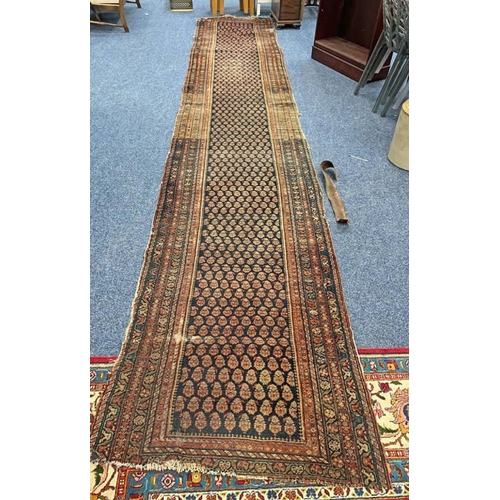 1324 - MIDDLE EASTERN RUNNER WITH ALL OVER DESIGN 98 X 520 CM