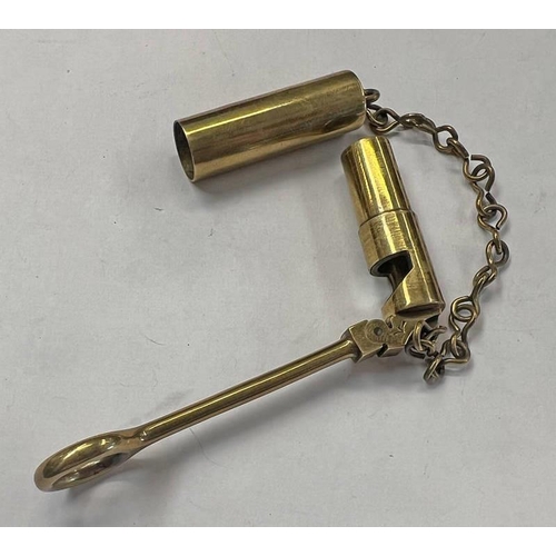 1507 - WW1 BRASS RIFLE BORE VIEWER WITH BRITISH MILITARY BROAD ARROW, WHEN FOLDED IT IS ONLY 7.5CM LONG