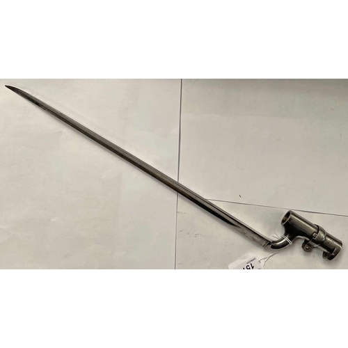 1517 - 1853 ENFIELD SOCKET BAYONET BY REEVES & STAMPED WITH A CROWNED B75, 43.5CM LONG BLADE, 52CM LONG OVE... 