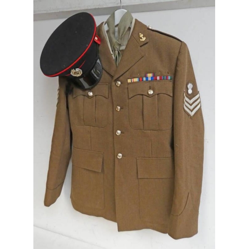 1589 - POST 1953 NO 2 SERVICE DRESS UNIFORM TO A SERGEANT, ROYAL ENGINEERS, TUNIC, TROUSERS, SHIRT, TIE, CA... 