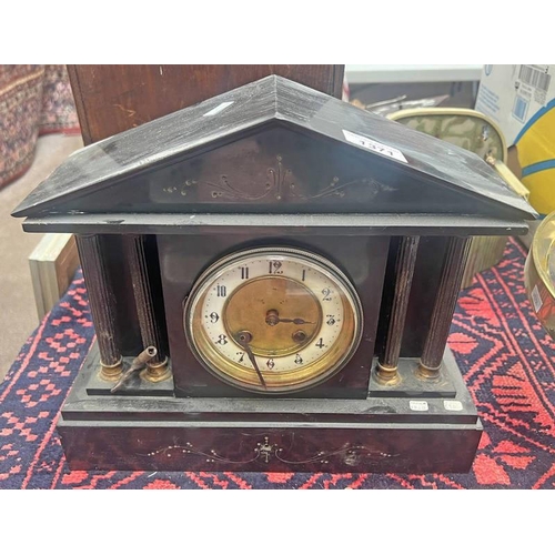 1599 - LATE 19TH OR EARLY 20TH CENTURY BLACK HARDSTONE MANTLE CLOCK WITH CORINTHIAN COLUMNS