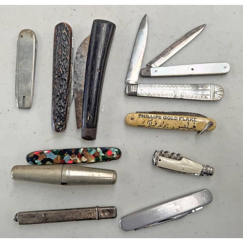 1645 - SELECTION OF POCKET KNIVES TO INCLUDE SAYNOR, VICTORIAN SILVER & MOTHER OF PEARL KNIFE, GILL KNIFE, ... 