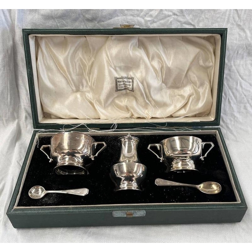 32 - CASED SILVER 3 PIECE CRUET SET WITH TWIN HANDLES & BLUE GLASS LINERS, LONDON 1932 RETAILED BY WHYTOC... 