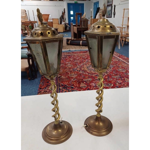 5051N - PAIR OF BRASS TABLE LAMPS WITH TWIST COLUMNS