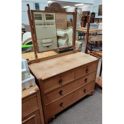 5327 - 20TH CENTURY LIMED OAK DRESSING CHEST WITH SWING MIRROR OVER 2 SHORT OVER 2 LONG DRAWERS LABELLED WY... 