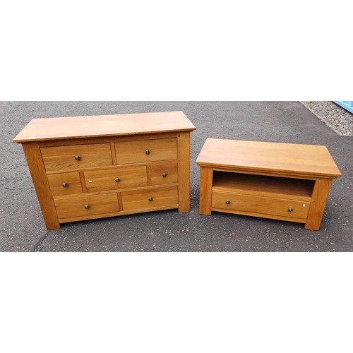 5535 - 21ST CENTURY OAK CHEST OF 7 DRAWERS & MATCHING TV STAND WITH SINGLE DRAWER, 76CM TALL X 122CM WIDE