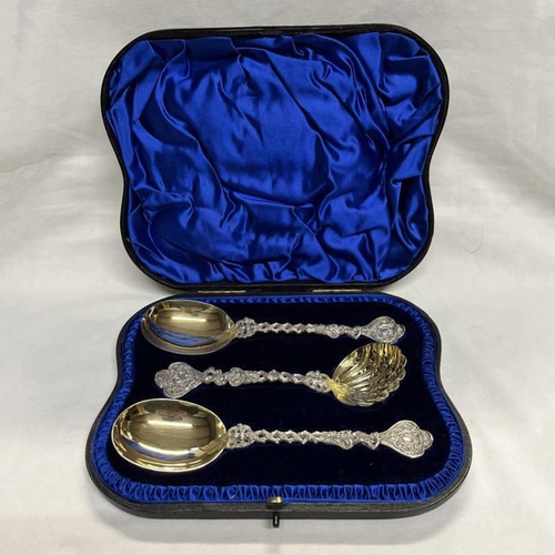 98 - CASED SET OF SILVER FRUIT SERVING SPOONS & MATCHING SIFTER LADLE WITH PIERCED STEMS & GILT BOWLS BY ... 
