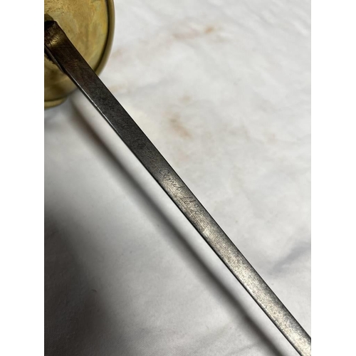 1095 - FRENCH OFFICERS SWORD WITH 97CM LONG BLADE MARKED TO SPINE WITH ITS BRASS HILT