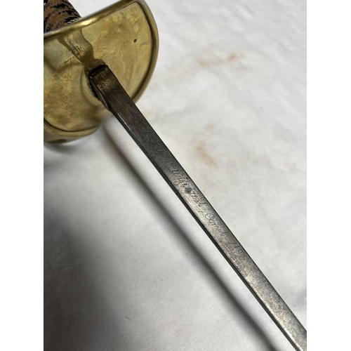 1095 - FRENCH OFFICERS SWORD WITH 97CM LONG BLADE MARKED TO SPINE WITH ITS BRASS HILT