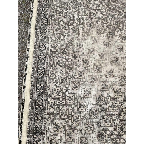 5122 - LARGE BEIGE MIDDLE EASTERN CARPET WITH OVERALL GEOMETRIC FLORAL PATTERN, 410CM X 338CM
