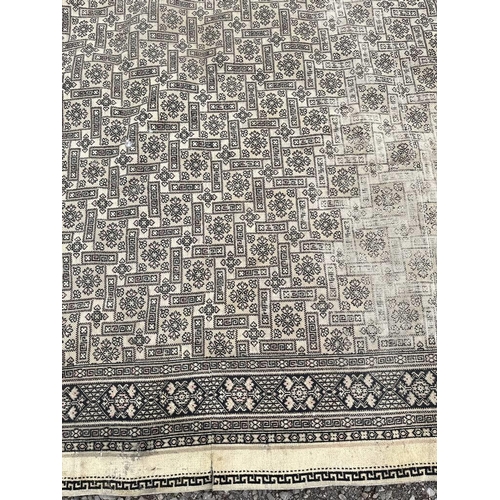 5122 - LARGE BEIGE MIDDLE EASTERN CARPET WITH OVERALL GEOMETRIC FLORAL PATTERN, 410CM X 338CM