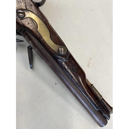 1185 - FLINTLOCK LIGHT DRAGOON SERVICE PISTOL WITH 23 CM LONG BARREL, .650 CALIBRE, ENGRAVED LOCK STAMPED W... 