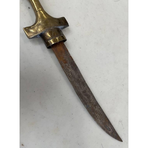 1261 - MIDDLE EASTERN JAMBIYA WITH 20.5CM LONG CURVED BLADE, WHITE METAL AND BRASS HILT AND SCABBARD