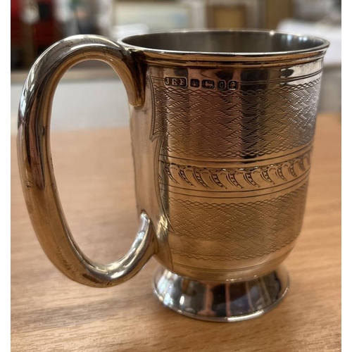 42 - VICTORIAN SILVER MUG WITH ENGRAVED DECORATION BY JAMES EDWARD BARRY, SHEFFIELD 1874 - 85G