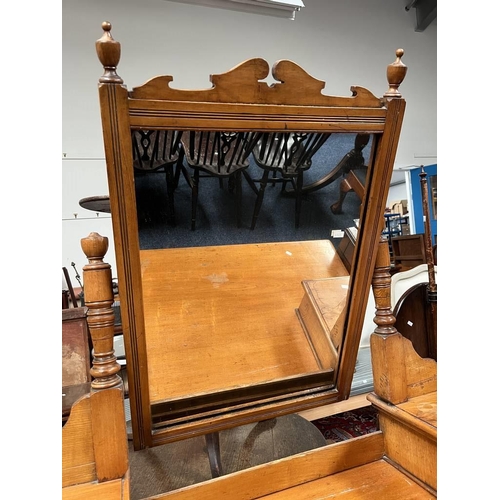 5012 - LATE 19TH CENTURY WALNUT DRESSING TABLE WITH SWING MIRROR & 2 FRIEZE DRAWERS OVER 2 DRAWERS ON TURNE... 